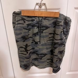 Sundry cotton camo skirt. Size “3” (large). Soft and comfy. Has pockets!